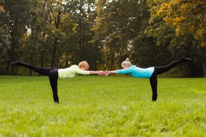 3 Person Yoga Poses – 9 Easy & Intermediate Yoga Postures For Beginners –  Yogainyourpark.Com